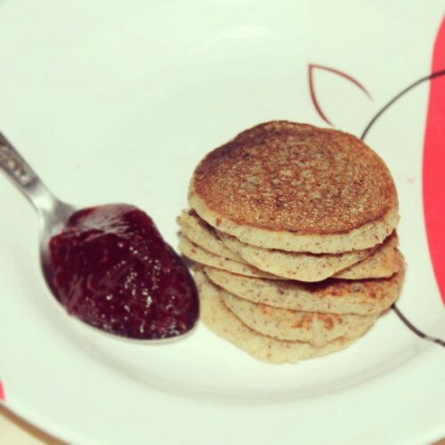 GF, Dairy Free, Vegan, Low FODMAP Protein Packed Pancakes with Raspberry Jam